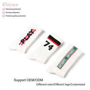 Europeo y americano de la calle estilo de texto diseño de rayas calcetines otoño unisex <span class=keywords><strong>personalidad</strong></span> deportes Calcetines - Product Image 3