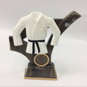 เรซินงานฝีมือตกแต่งเทควันโดรางวัล Trophys เตะแนวนอนเตะสไตล์ของที่ระลึกถ้วยรางวัลที่กำหนดเอง - Product Image 5