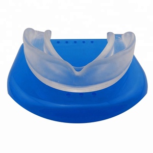 Paradenti Protettivo per Calcio con Protezione per il Vassoio - Product Image 4
