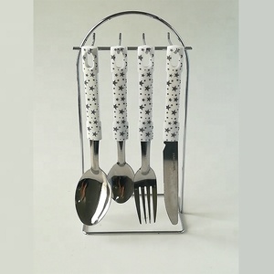 Bộ Nĩa Muỗng Cà Phê Cán Nhựa Màu Tùy Chỉnh Bộ 4 Muỗng Nĩa Muỗng Nĩa Dao Bằng Thép Không Gỉ Bộ Dụng Cụ Dẹt Treo Kèm Giá - Product Image 5