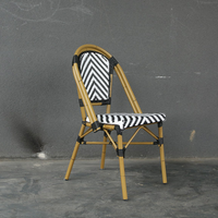 Chaise de salle à manger extérieure moderne et bon marché pour restaurant Chaise de réalisateur en aluminium et rotin