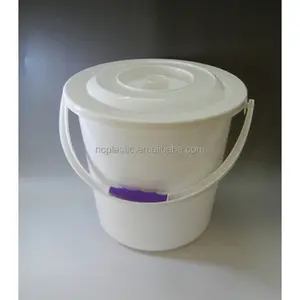 small plastic ice buckets with lids