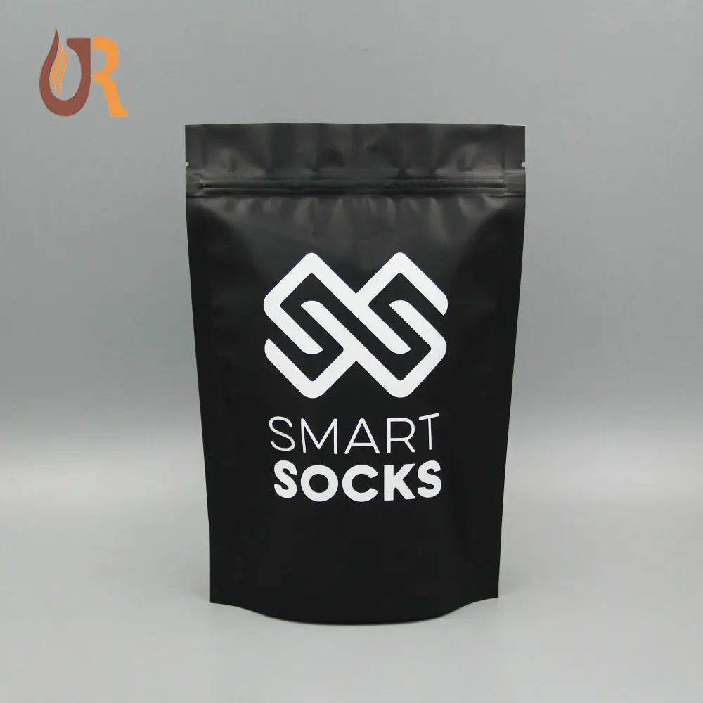 Impreso personalizado de plástico con cierre de cremallera negro mate bolsa de Mylar para ropa interior calcetines de embalaje de ropa