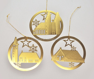 Pendentif circulaire gravé en laiton de haute qualité personnalisé 85mm ornement de Noël en relief pour la décoration Festival - Product Image 2