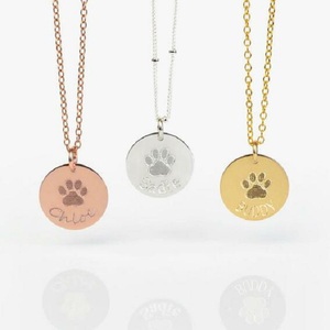 Ispirare la collana personalizzata con la stampa della <span class=keywords><strong>zampa</strong></span> di cane gioielli in acciaio inossidabile in memoria del tuo amico peloso per una festa di nozze o un regalo - Product Image 2