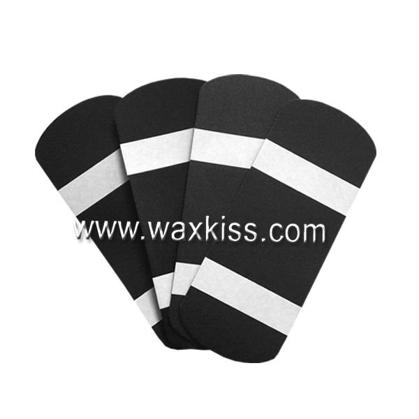 Disposable sticky feet for spray tanning or pedicures