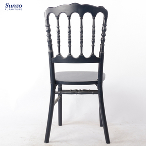 Silla de Comedor Apilable Estilo Napoleón, Negra, de Madera - Product Image 5