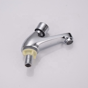 Trung Quốc nhà máy chất lượng tốt <span class=keywords><strong>brass</strong></span> cơ thể duy nhất xử lý boong gắn chậm trễ lưu vực vòi nước cho phòng tắm - Product Image 2