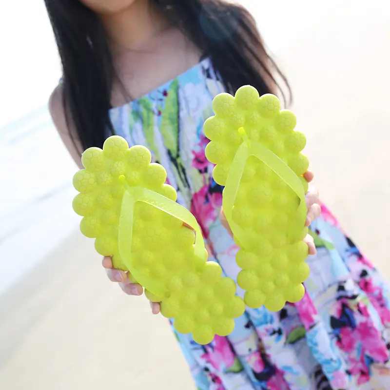 EW-chanclas antideslizantes de verano para mujer, Sandalias planas de color caramelo con Tanga y masaje de uvas