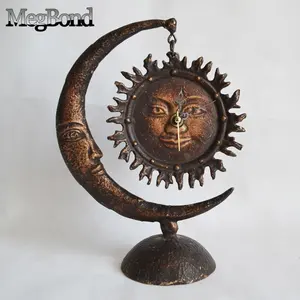 Patung Besi Cor Jam Bulan & Matahari, untuk Dekorasi Meja Patung Logam Gaya Artistik Jam Meja Warna Tembaga Antik-Megbond