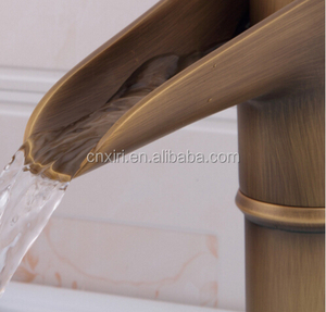 Classic Deck Mounted Cascata Lavandino Rubinetto Del Bagno <span class=keywords><strong>bronzo</strong></span> <span class=keywords><strong>Antico</strong></span> Bacino Calda e Fredda Miscelatore Acqua di Rubinetto S-8007 - Product Image 6