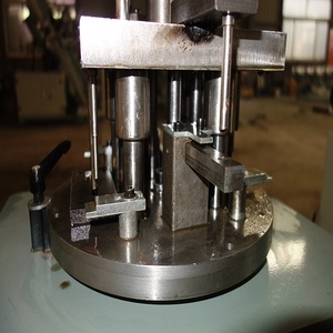 Machine <span class=keywords><strong>de</strong></span> poinçonnage et <span class=keywords><strong>de</strong></span> joints <span class=keywords><strong>de</strong></span> fenêtre, en aluminium et upsoir - Product Image 3
