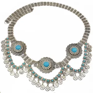 Corrente de Cintura Indiana em Liga Metálica com Pingente de Flor Grande de Strass e Pedras Preciosas, Corrente de Cintura Prateada - Product Image 1