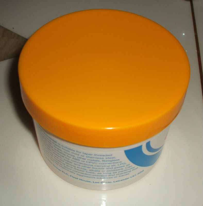 Пластиковый горшок