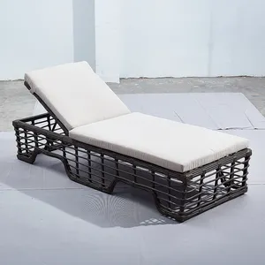 Meubles d'extérieur de luxe en bambou avec coussin, chaise de soleil, hôtel, jardin, patio