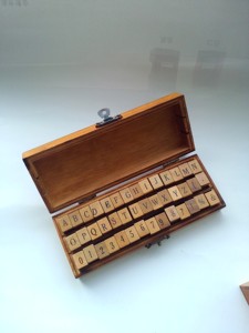 Scrittura a mano inferiore/superiore di caso Mini stamp set di <span class=keywords><strong>Alfabeto</strong></span> di legno EVA timbro di gomma - Product Image 6