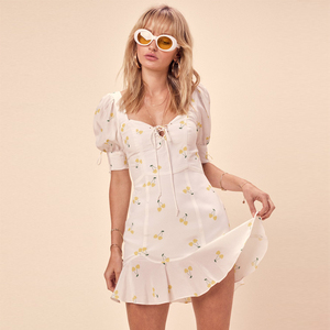 Nuovo Arrivo In magazzino Cherry stampato <span class=keywords><strong>giallo</strong></span> lace up puff sleeve <span class=keywords><strong>mini</strong></span> abiti - Product Image 3