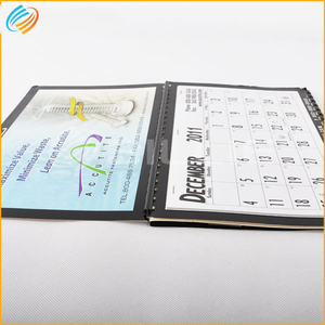 Calendrier personnalisé pas cher avec reliure spirale, 3 volets et bloc coulissant pour enveloppes - Product Image 3