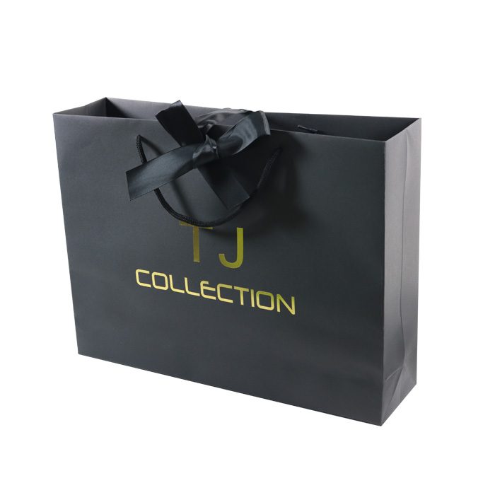 Biodegradable fashion hoodie packaging shopping paper bag with handle