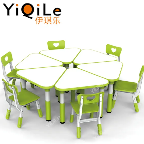 Petit triangulaire table en plastique enfants meubles classe tableaux