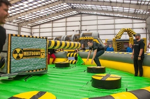 <span class=keywords><strong>Juego</strong></span> Inflable Comercial para Parques de Diversiones, <span class=keywords><strong>Juego</strong></span> Inflable Meltdown <span class=keywords><strong>Wipeout</strong></span> - Product Image 2