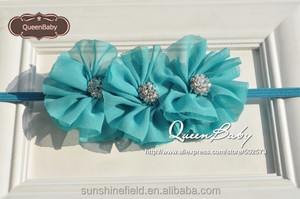 Triple flores <span class=keywords><strong>de</strong></span> la gasa <span class=keywords><strong>de</strong></span> la bailarina solid Blossom gratinadas con rhinestone botones Centro diadema delgada - Product Image 4