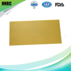 Amarillo y negro de plástico hoja de cera estampada cera de <span class=keywords><strong>abejas</strong></span> <span class=keywords><strong>para</strong></span> la colmena langstroth marco - Product Image 1