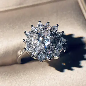 Cincin Batu Bulat Kristal Besar Wanita Mewah 925 Isi Perak Zirkon AAA Cincin Pertunangan Vintage Pesta Pernikahan Cincin untuk Wanita