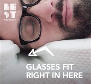 La almohada diseñado con sus gafas en mente - Product Image 2