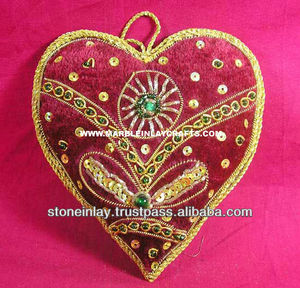Adornos Colgantes de Navidad con Cuentas Bordadas en Forma de Corazón - Product Image 1