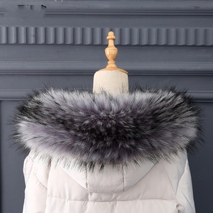 <span class=keywords><strong>Bufanda</strong></span> de lujo de invierno <span class=keywords><strong>con</strong></span> <span class=keywords><strong>capucha</strong></span> de piel de mapache y cuello desmontable, chal de poliéster para mayoristas - Product Image 3