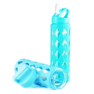 Botella de agua potable irrompible reutilizable para exteriores, botella de vidrio de 600ml con funda de silicona