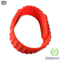LOGO personnalisé bracelet en silicone nfc bracelet pas cher actif RFID bracelet en silicone avec bouton en métal
