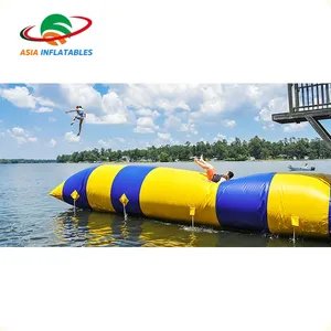 Mainan Air Tiup Raksasa Gila/Trampolin Air Danau Butiran Air untuk Dewasa