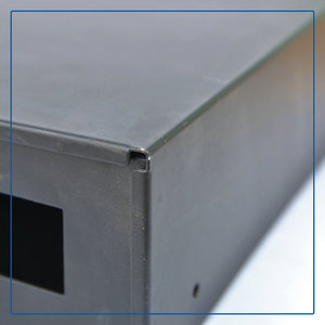 Piezas de chapa de acero 45 hechas a medida, componentes de doblado de estampado para carcasa de gabinete de telecomunicaciones, acabado en aerosol negro ISO9001 - Product Image 5