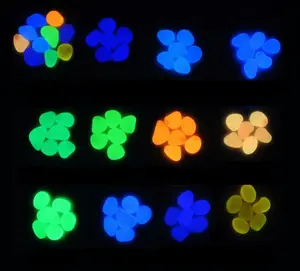 Piedras de plástico que brillan en la oscuridad, 100 unidades por bolsa, color azul