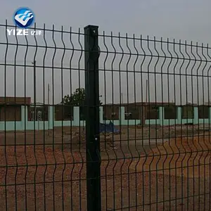 50*200mm mesh size The V - beam nylon PVC sprayed coating metal curved fence