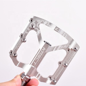 Pédale de vélo en alliage d'aluminium anodisé argenté sur mesure, service de fabrication CNC et usinage de métaux - Product Image 4