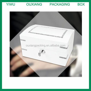Piano Blanco acabado de laca strass tapa forro de lujo caja de joyería de madera con llave - Product Image 2