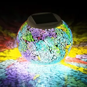 आउटडोर इनडोर निविड़ अंधकार रंग बदलते उद्यान एलईडी रात टेबल डेस्क गेंद सजावटी ग्लास मोज़ेक सौर संचालित 3D जार रोशनी