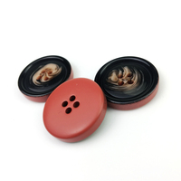 Bouton en résine recyclée imitation écaille de tortue à quatre trous pour manteau