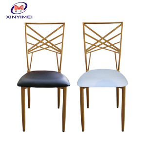 <span class=keywords><strong>Chaise</strong></span> <span class=keywords><strong>Chiavari</strong></span> à dossier croisé classique antique en fer <span class=keywords><strong>doré</strong></span> empilable en gros pour mariage - Product Image 3