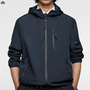 Vente en gros Marque privée Veste à capuche zippée thermoscellée légère et confortable pour hommes - Product Image 1