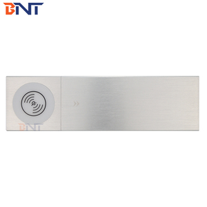 Prise de bureau escamotable BNT avec ports de charge USB, prise escamotable avec couvercle coulissant - Product Image 4