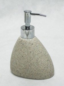 Accessoires de salle de bain jaune en forme de triangle poly - Product Image 2