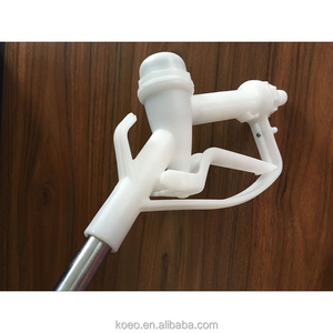 Pistolet de remplissage manuel à <span class=keywords><strong>prix</strong></span> de gros avec buse <span class=keywords><strong>AdBlue</strong></span> – Équipement de service automobile en plastique économique - Product Image 4