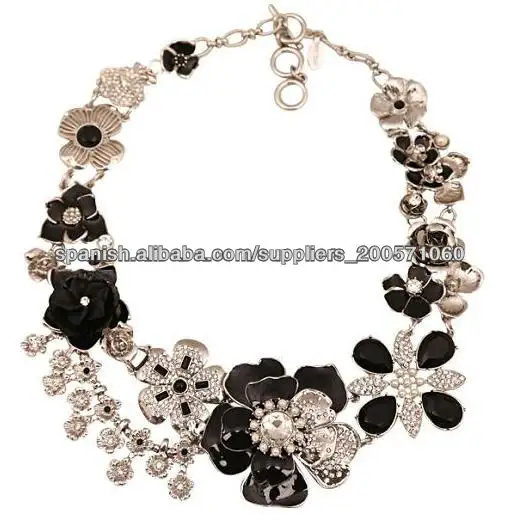 2013 nueva llegada clásico diseño de moda negro esmalte flor de metal y cristal declaración collar de la joyería