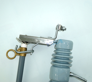 Interruptor Fusible de Expulsión Mecánica YIKA IEC 11KV 12KV con Materiales de Cobre y Cerámica, Alta Capacidad de Interrupción - Product Image 3