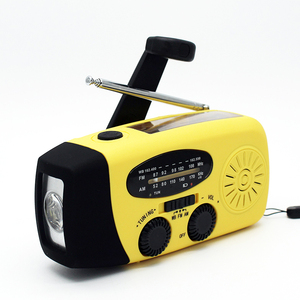 Meilleure radio de survie d'urgence portable alimentée par énergie solaire avec <span class=keywords><strong>dynamo</strong></span> à manivelle, lampe de poche et <span class=keywords><strong>chargeur</strong></span> de téléphone - Product Image 3