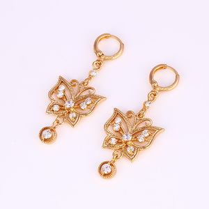 25216 la joyería más nueva popular chapado en oro de alta calidad en forma de <span class=keywords><strong>mariposa</strong></span> pendientes para señoras - Product Image 1